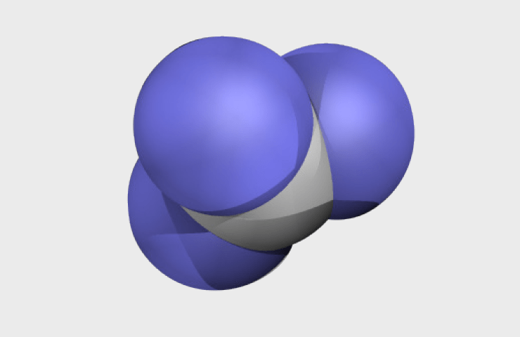 Natural Pharmaceuticals „Movisan® Collagen II” Molekulės 3D modelis su violetinėmis ir pilkomis rutulio formos atominėmis dalimis ant baltos fono.